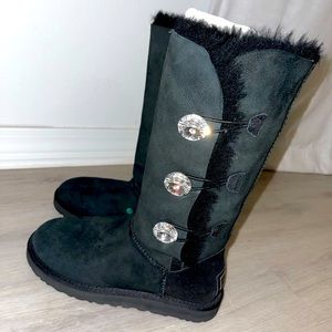 UGG Tall Bailey Bling Button with Swarovski Crystal Logo. Black, Size 7.